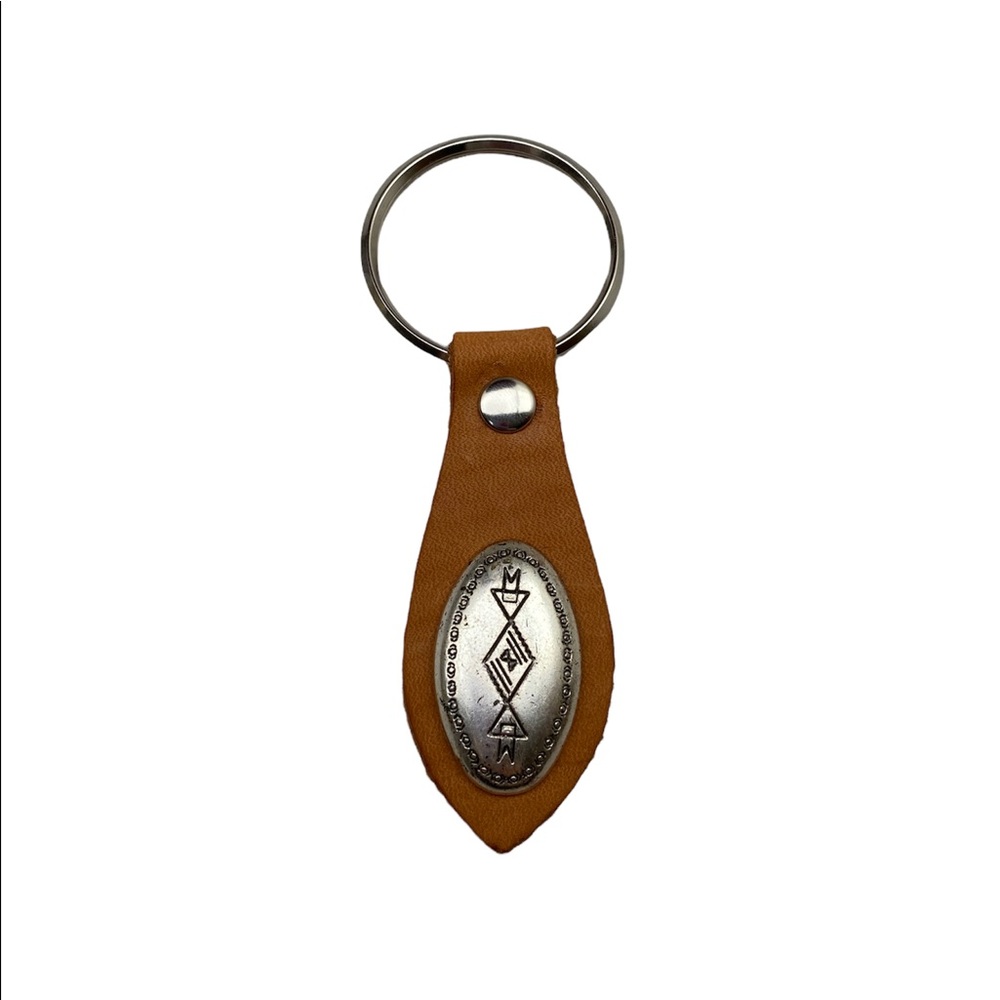 Raviani NWT Western Concho Leather Keychain